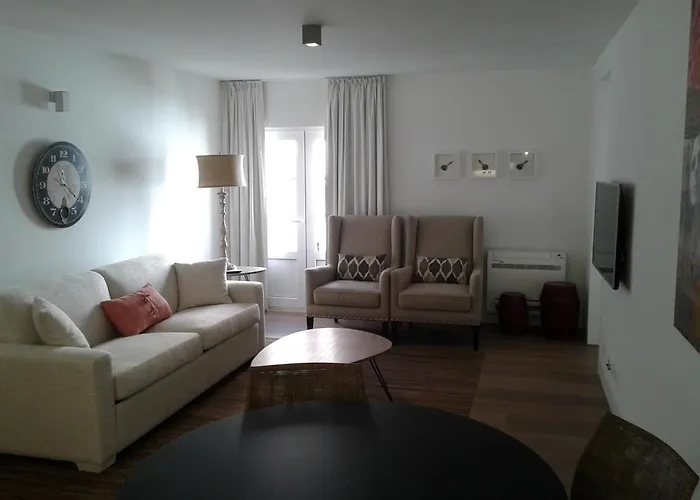 アルマ モウラ レジデンシズ *