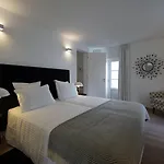 Alma Moura Residences *
